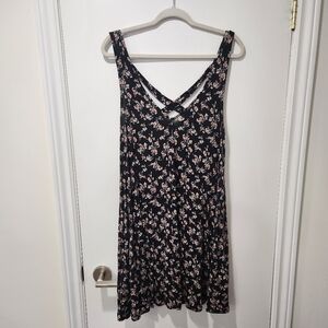 American Eagle Outfitters Black Floral V-Neck Sleeveless Sundress